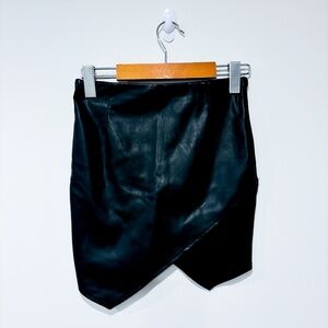 SIRENS Black faux leather skirt